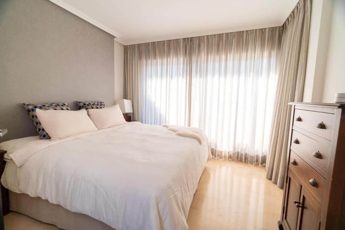 Apartamento Seaside Elegance With Sea View Marbella Exterior foto