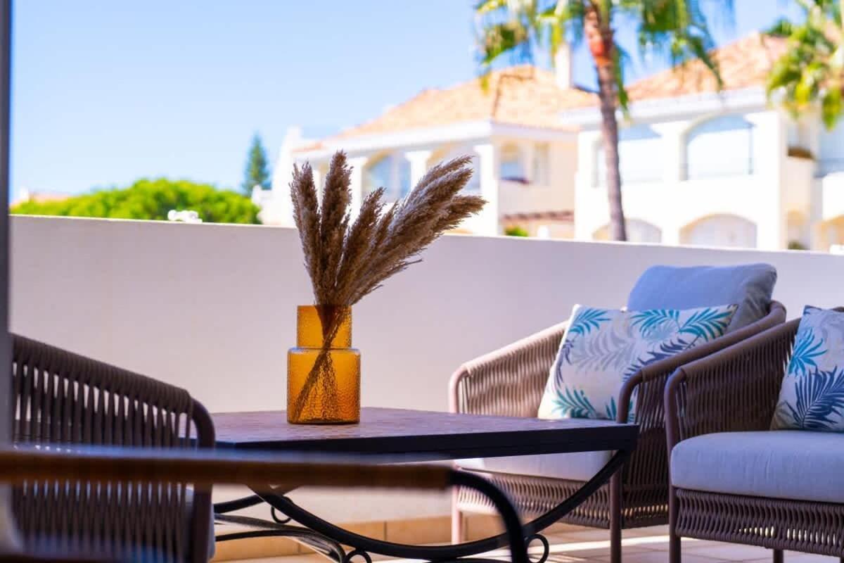 Apartamento Seaside Elegance With Sea View Marbella Exterior foto